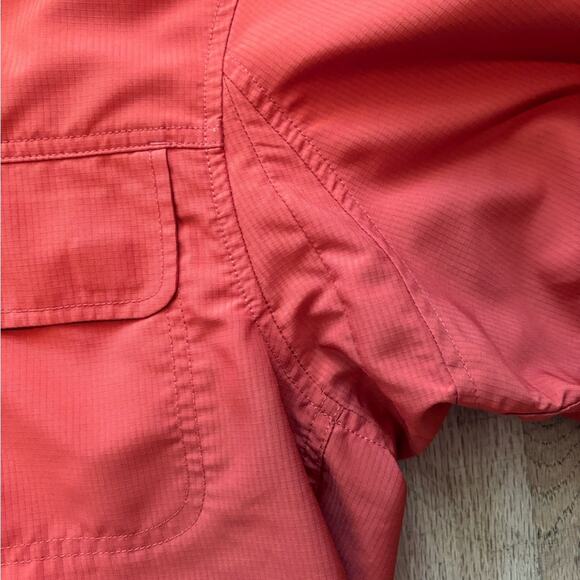 Men's Duluth Trading Coolplus Short Sleeve Button Shirt, size M - Picture 4 of 5